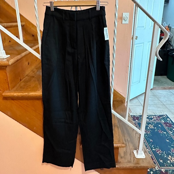 Old Navy Extra High-Waisted Pleated Taylor Wide-Leg Linen-Blend Trouser Pants - Picture 3 of 7